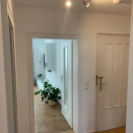 Apartment Grosse Moderne Ferienwohnung, Zentrale Ruhige Lage *