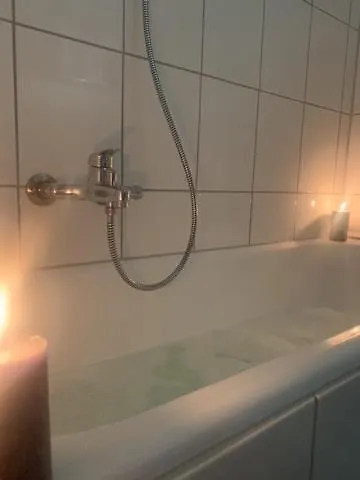 Grosse Moderne Ferienwohnung, Zentrale Ruhige Lage 公寓 *